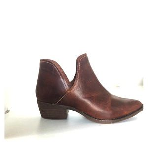 Steve Madden- never worn before booties